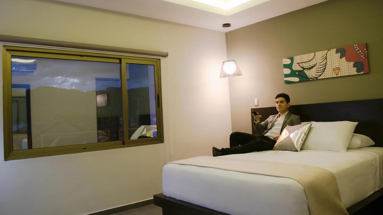 Remfort Hotel Santa Ana Exteriör bild